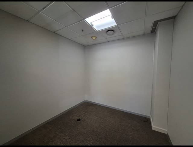 1,295M² OFFICE TO LET IN SANDTON CENTRAL